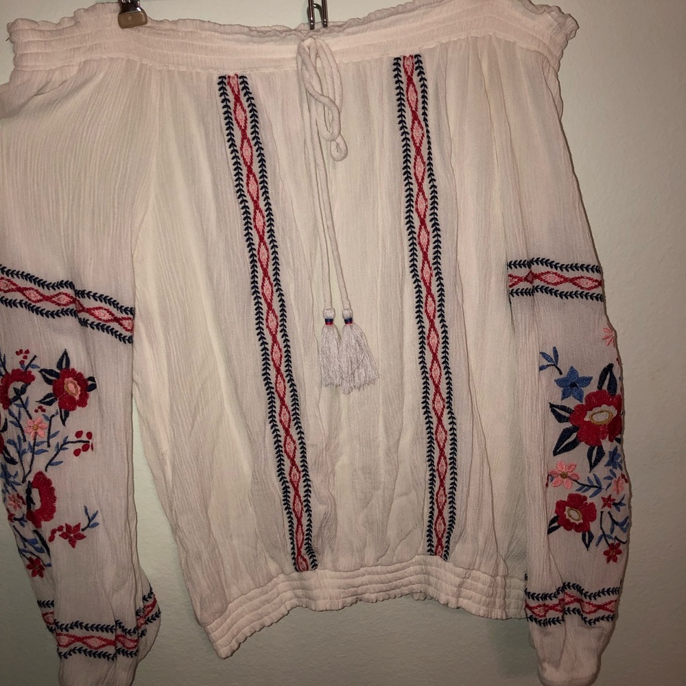 Off the shoulder long sleeve